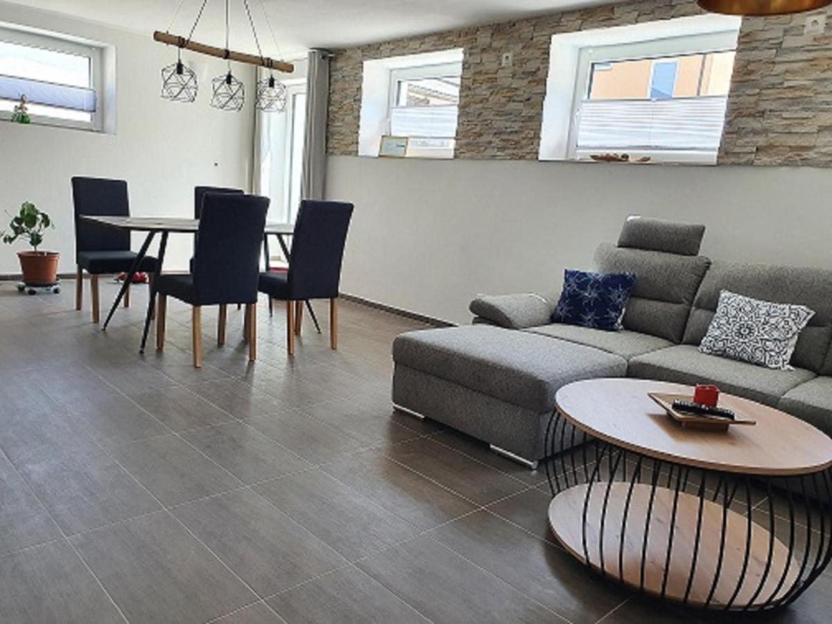 Ferienwohnung Schertel - Dorsbrunn ไพลน์เฟลด์ ภายนอก รูปภาพ