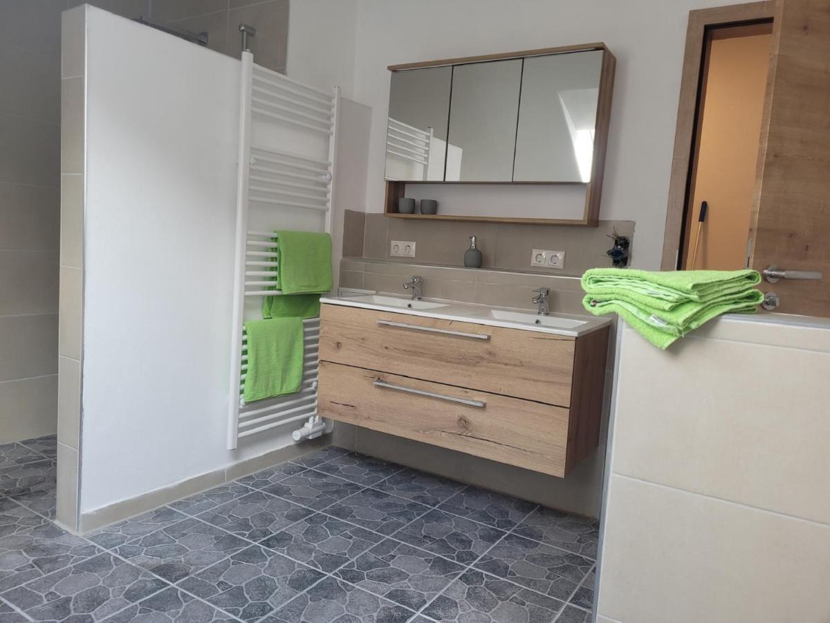 Ferienwohnung Schertel - Dorsbrunn ไพลน์เฟลด์ ภายนอก รูปภาพ
