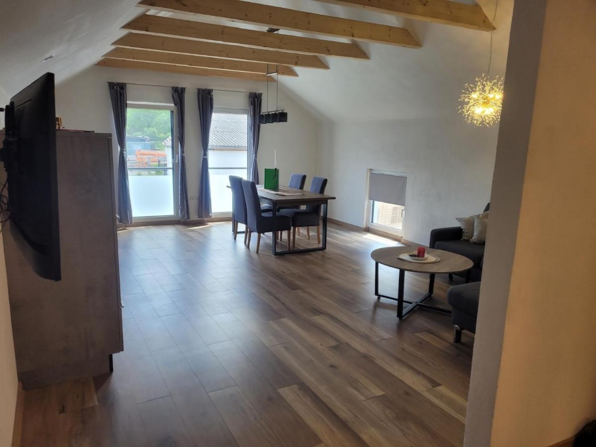 Ferienwohnung Schertel - Dorsbrunn ไพลน์เฟลด์ ภายนอก รูปภาพ
