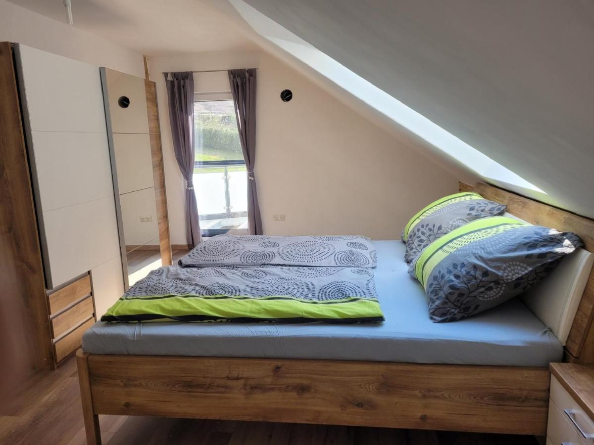 Ferienwohnung Schertel - Dorsbrunn ไพลน์เฟลด์ ภายนอก รูปภาพ